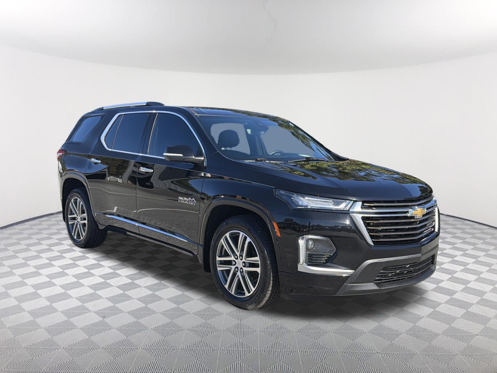 Used 2023 Chevrolet Traverse High Country AWD/4WD image 3