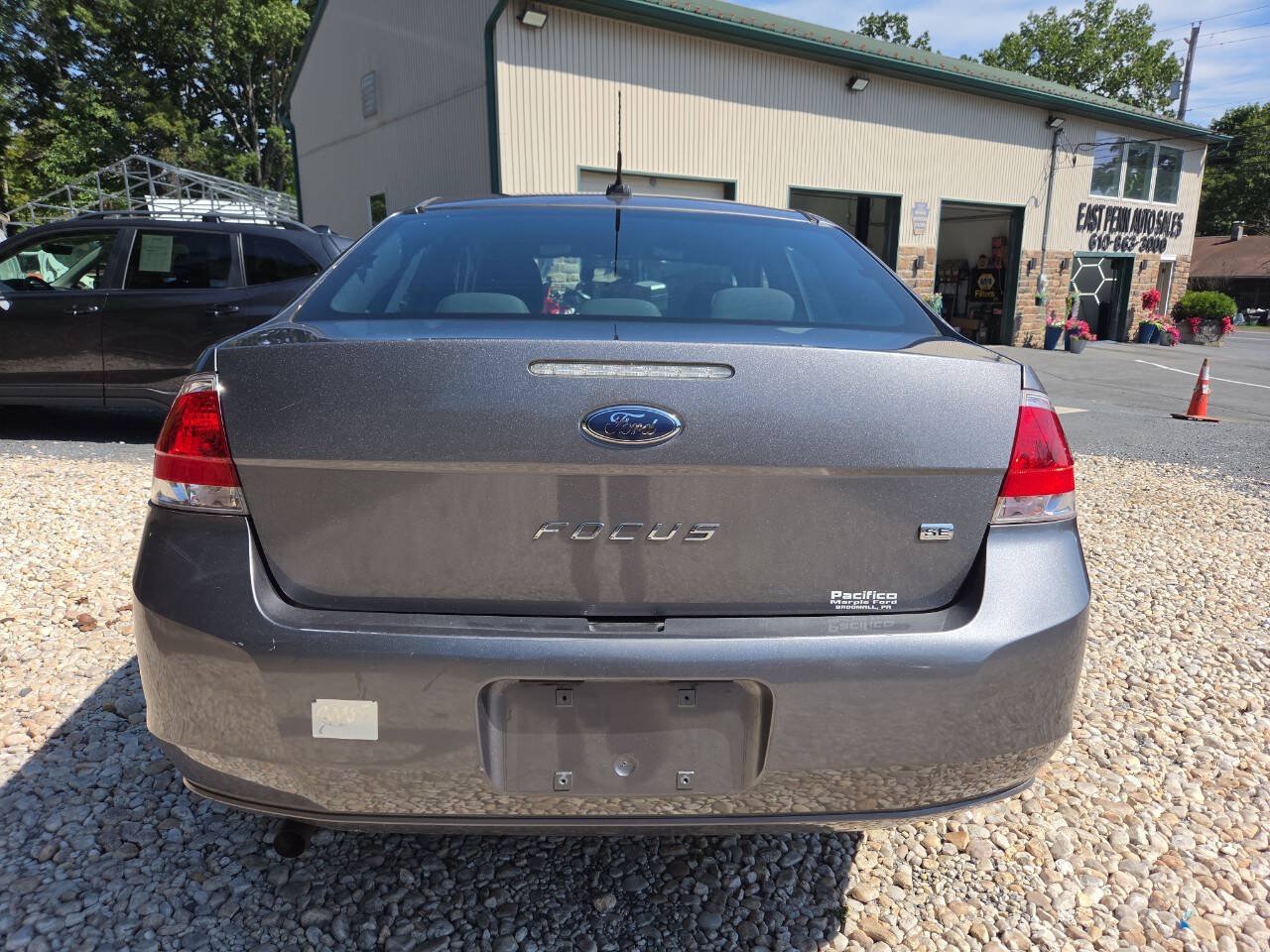 Used 2010 Ford Focus SE FWD image 6