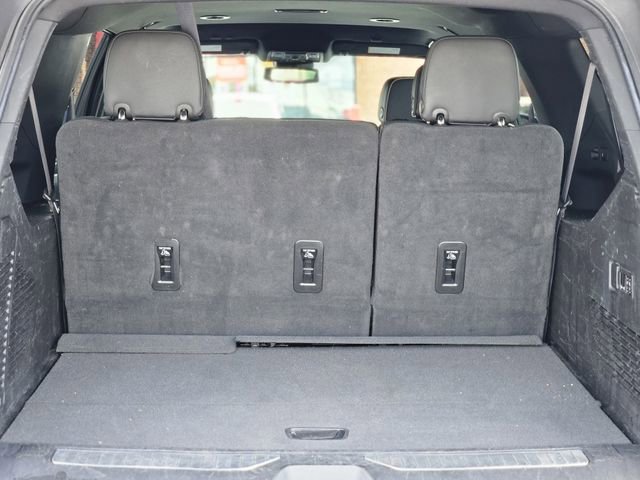 Used 2023 Chevrolet Suburban Premier image 29