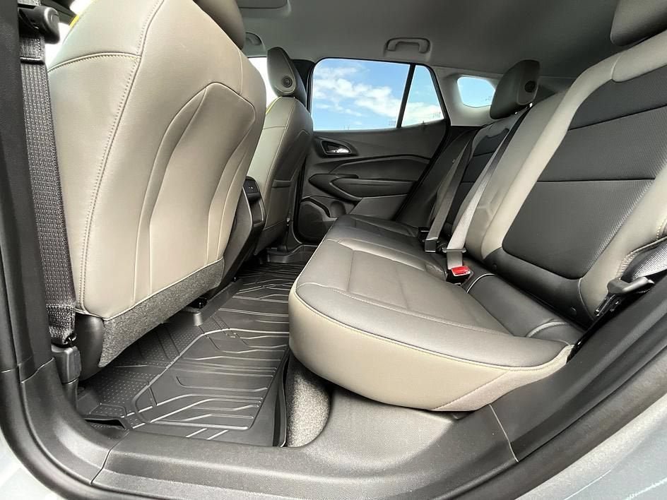 New 2026 Chevrolet Trax ACTIV w/ Sunroof Package FWD image 34
