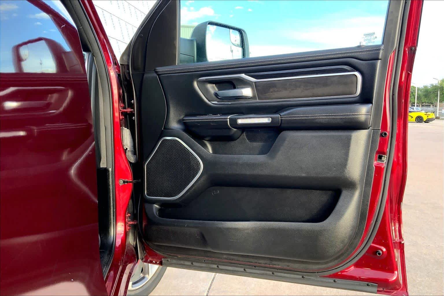 Used 2023 RAM 1500 Laramie AWD/4WD image 19