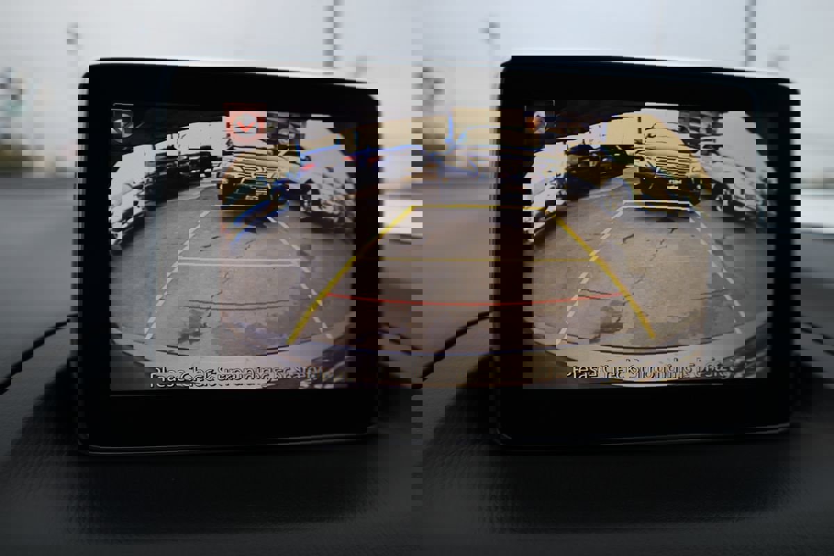 Used 2016 MAZDA MAZDA3 i Grand Touring image 27