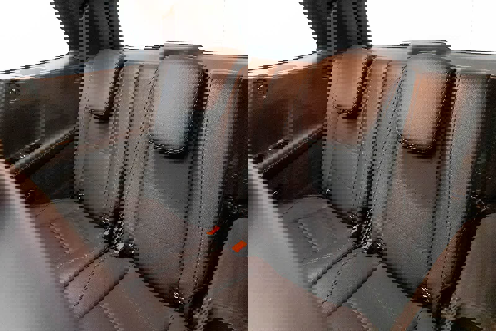 Used 2025 Mercedes-Benz GLS 450 4MATIC image 15