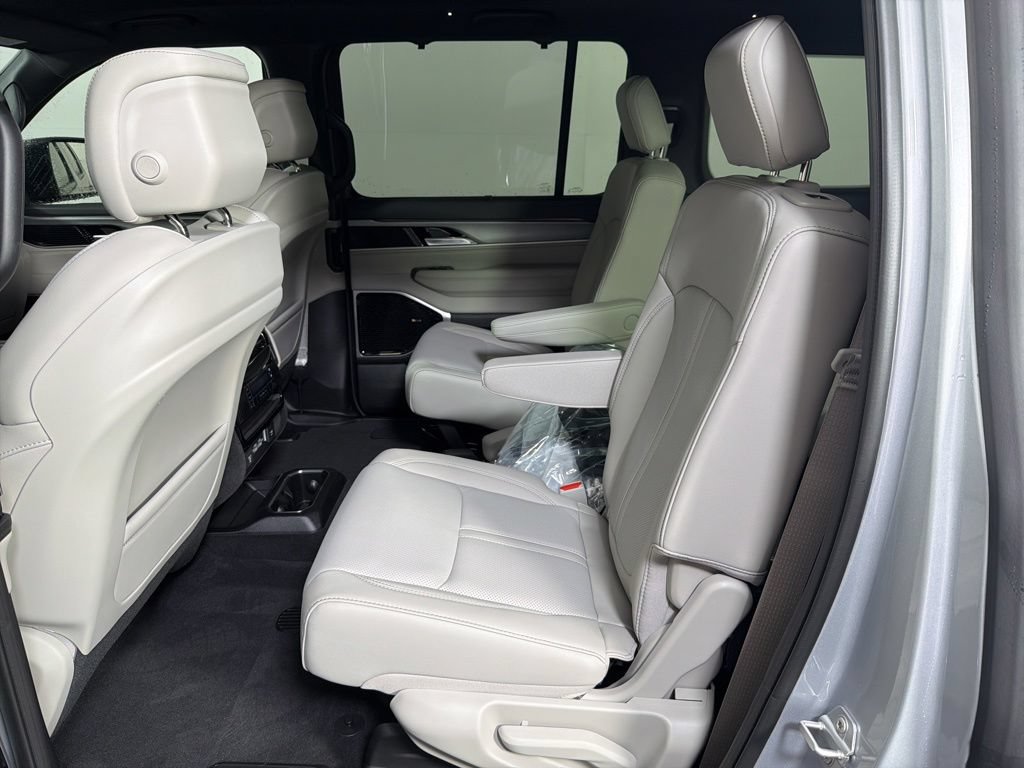 New 2026 Jeep Grand Wagoneer Limited AWD/4WD image 27