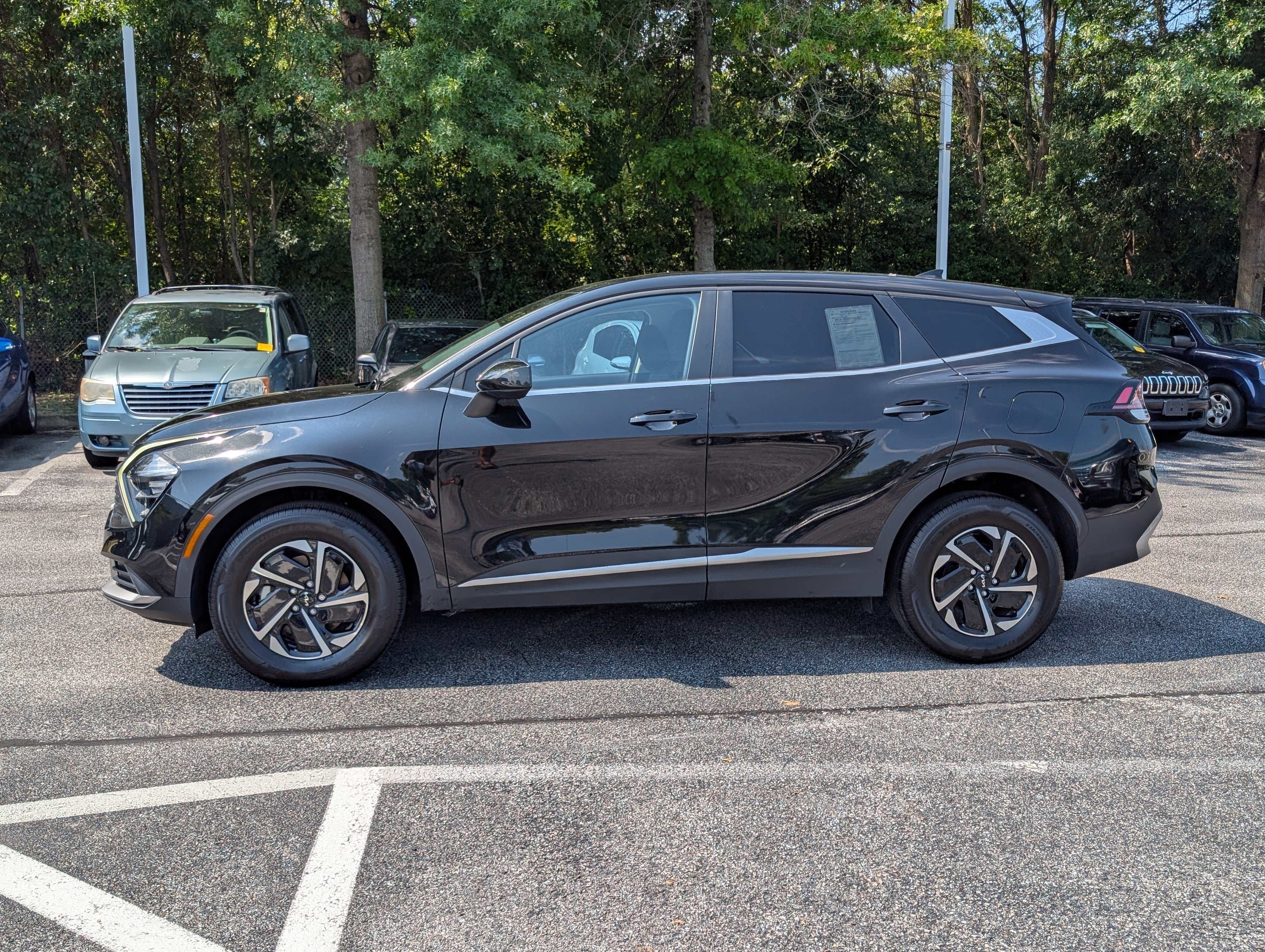 Used 2023 Kia Sportage LX AWD/4WD image 6