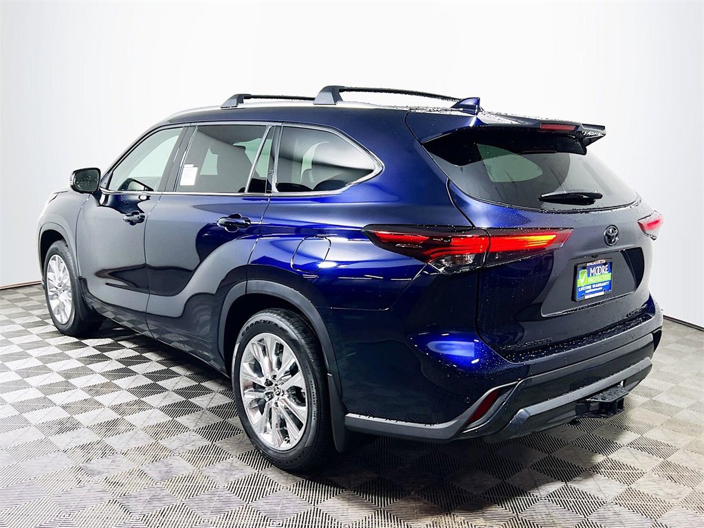 New 2026 Toyota Highlander Limited image 6