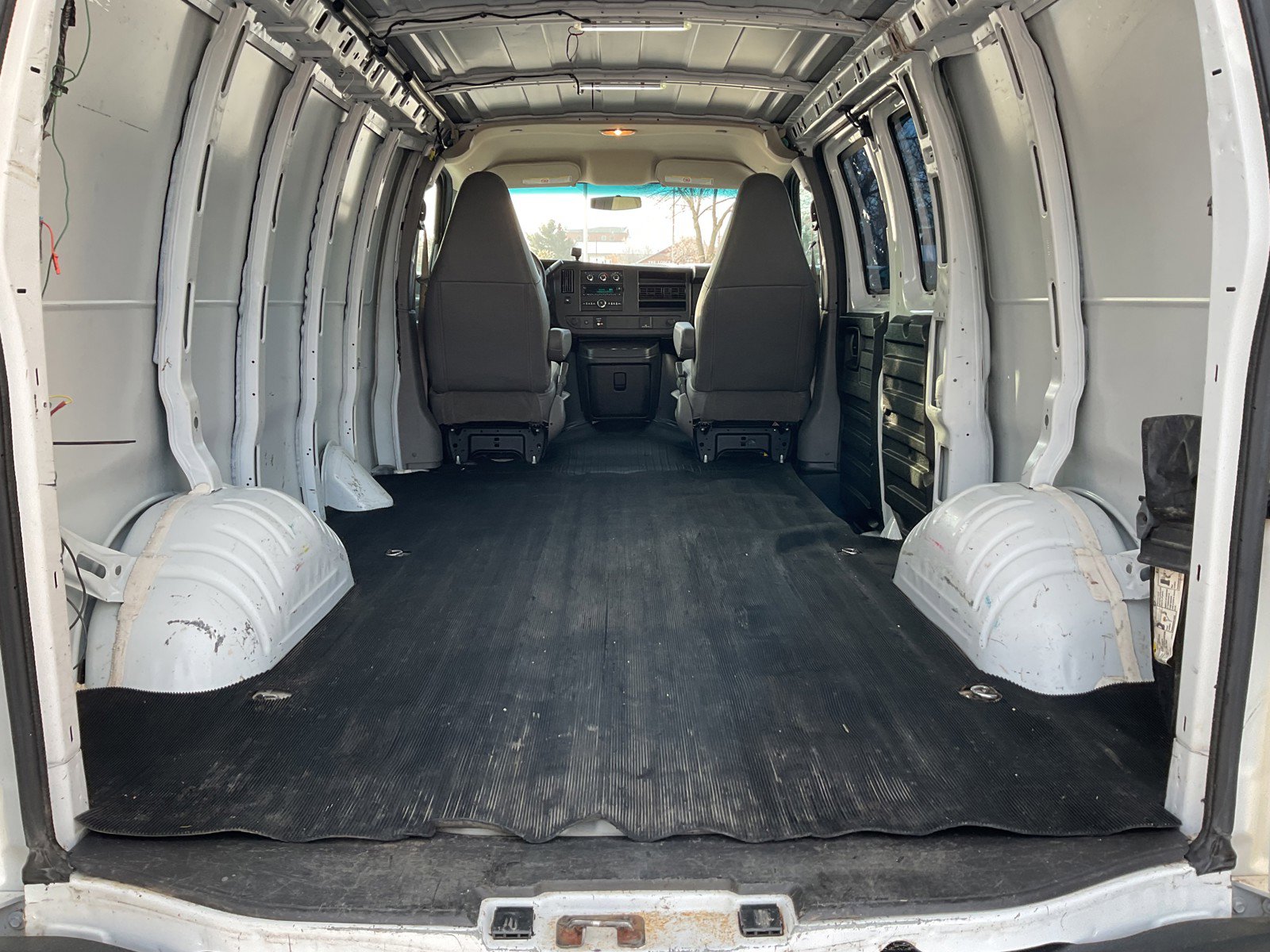 Used 2017 GMC Savana 2500 image 11