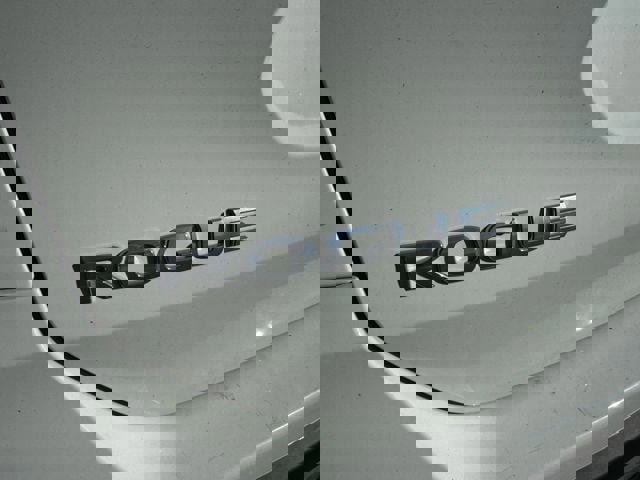 Used 2019 Nissan Rogue S image 32