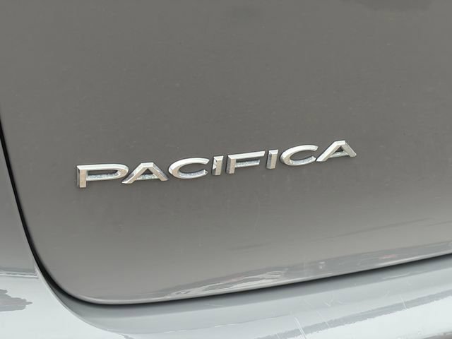 Used 2022 Chrysler Pacifica Touring AWD/4WD image 21