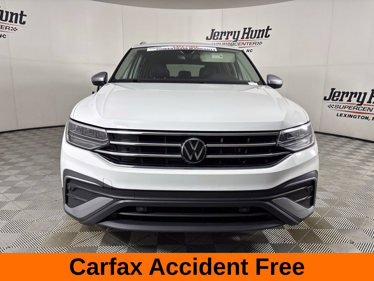 Used 2024 Volkswagen Tiguan Wolfsburg Edition FWD image 3