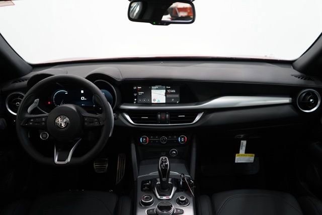 New 2025 Alfa Romeo Stelvio Sprint image 13