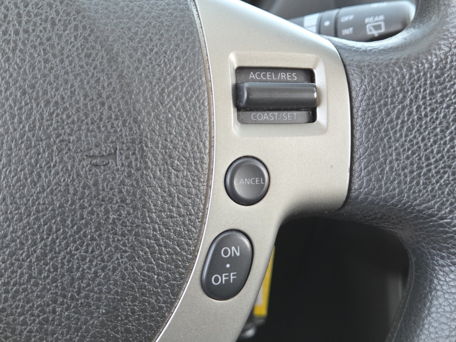 Used 2011 Nissan Rogue S AWD/4WD image 5