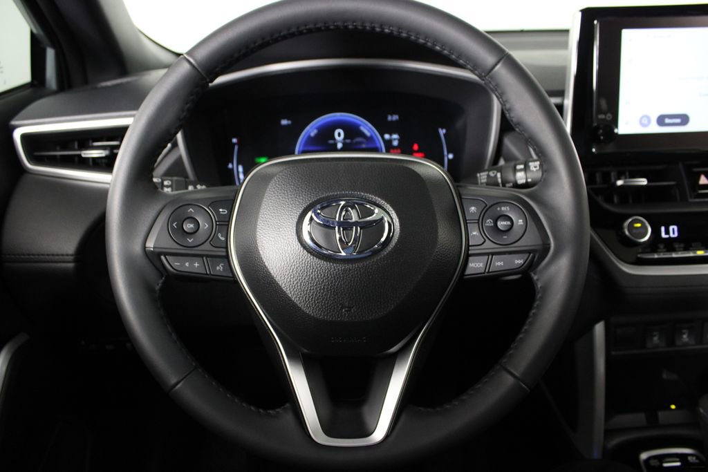 Used 2025 Toyota Corolla Cross AWD Hybrid w/ Convenience Package image 26