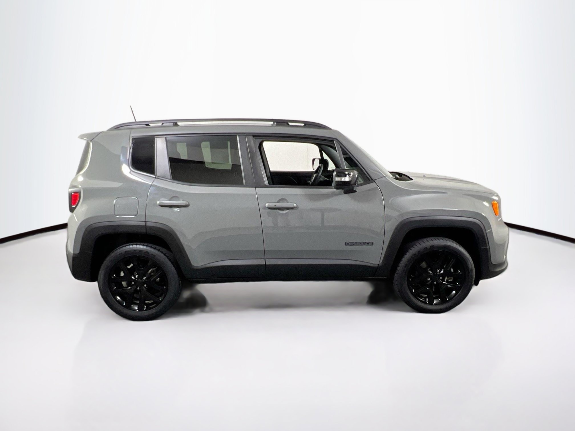 Used 2022 Jeep Renegade Altitude AWD/4WD image 4