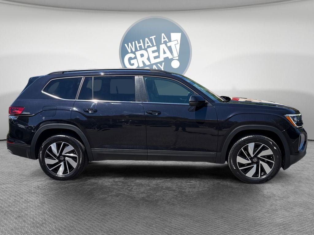 Used 2026 Volkswagen Atlas SE AWD/4WD image 2