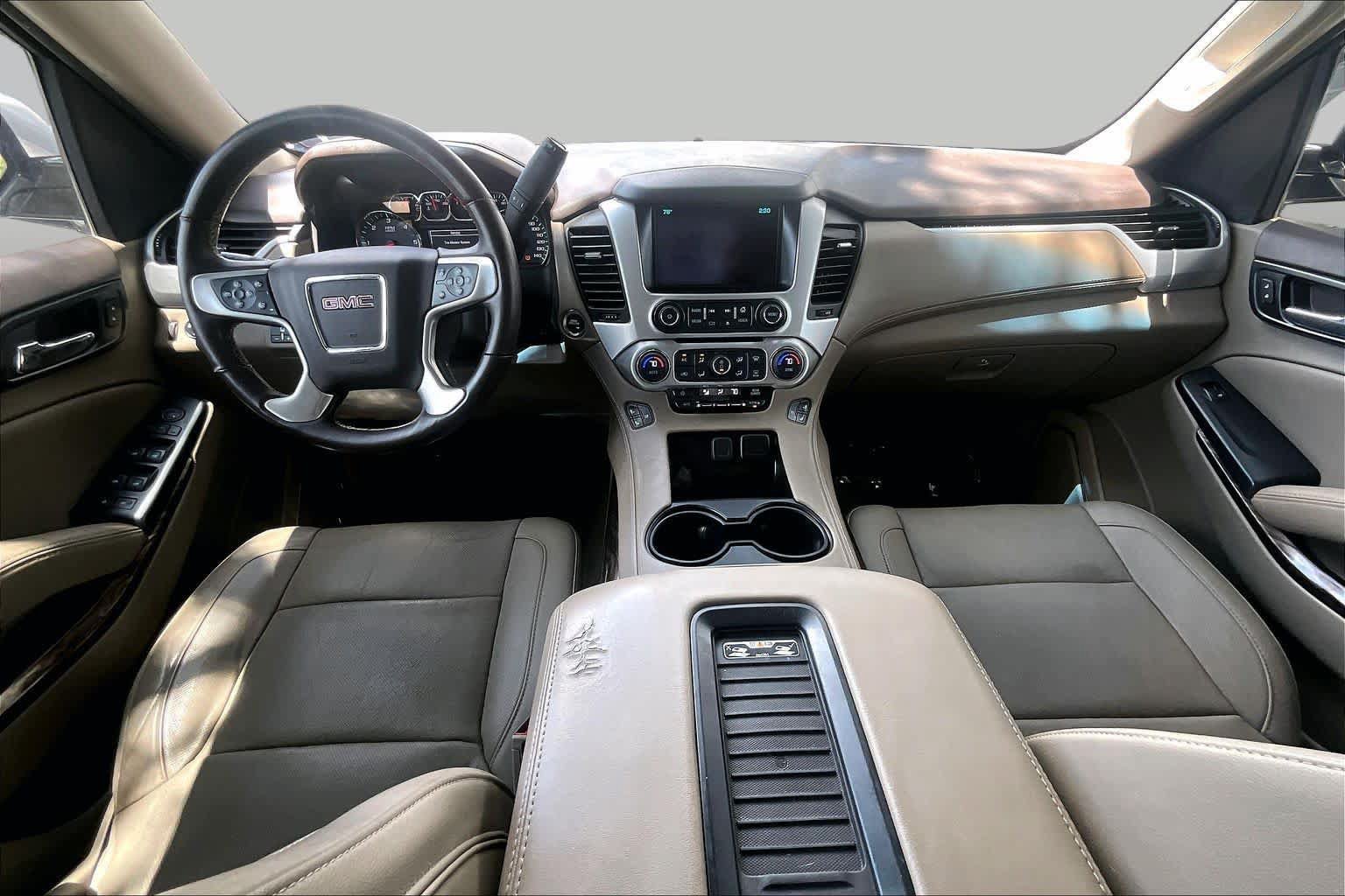 Used 2017 GMC Yukon XL SLT w/ Open Road Package RWD image 16