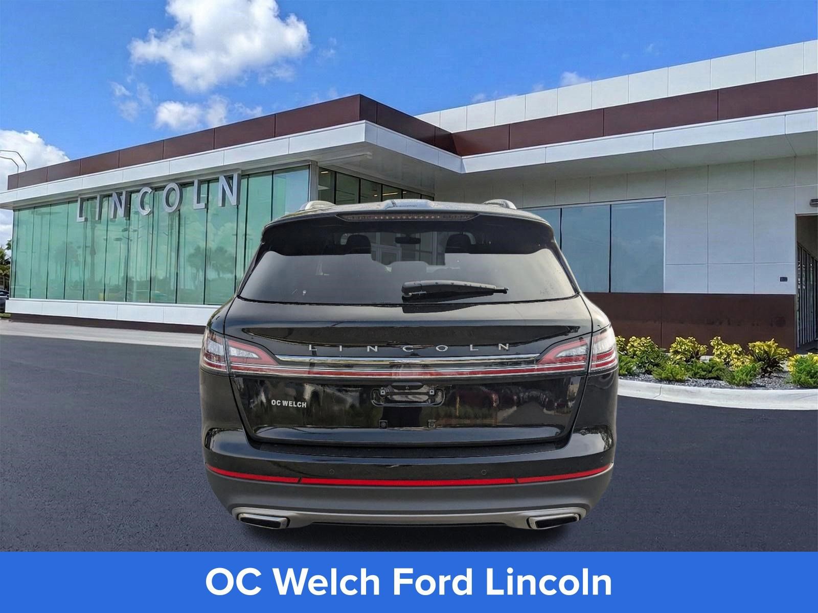 Certified 2023 Lincoln Nautilus Reserve w/ Monochromatic Package image 6