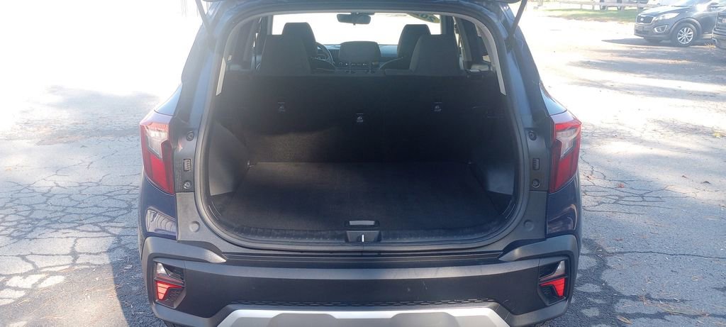 Used 2025 Kia Seltos LX image 16