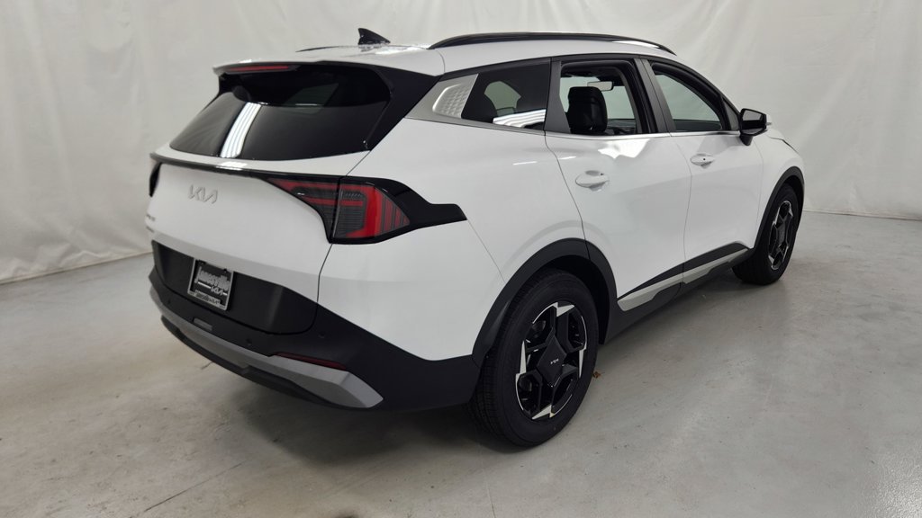 New 2026 Kia Sportage EX w/ EX Panorama Roof Package FWD image 3