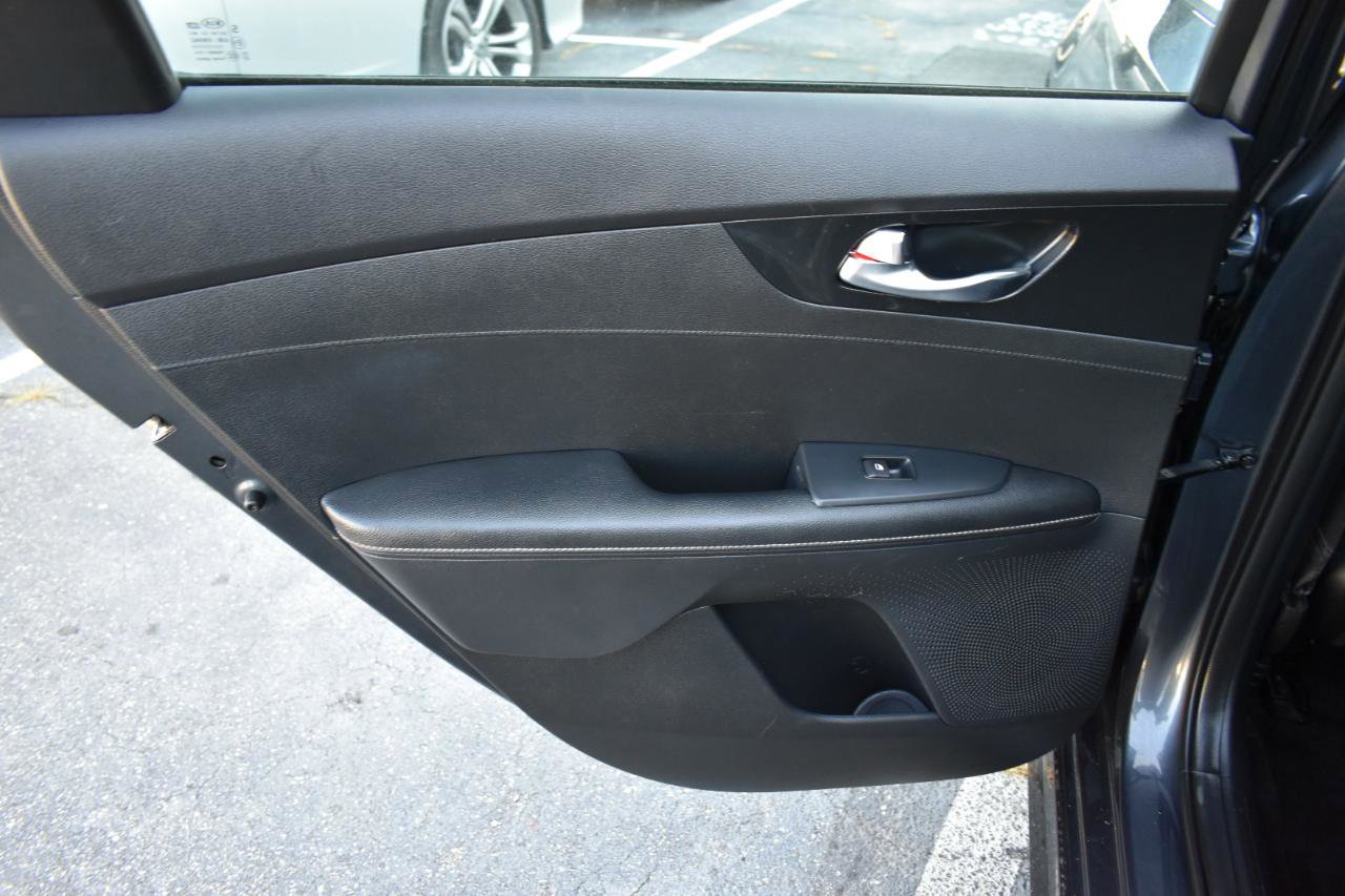 Used 2020 Kia Forte GT-Line FWD image 31