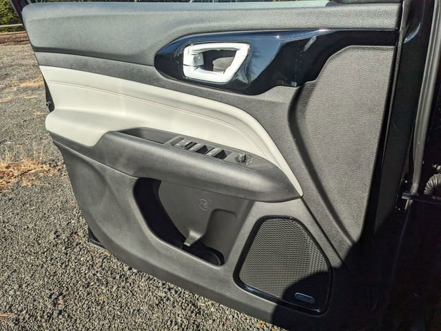 New 2025 Jeep Compass Limited w/ Sun & Sound Group image 20