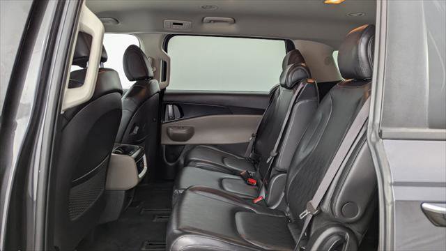 Used 2025 Kia Carnival LXS image 17