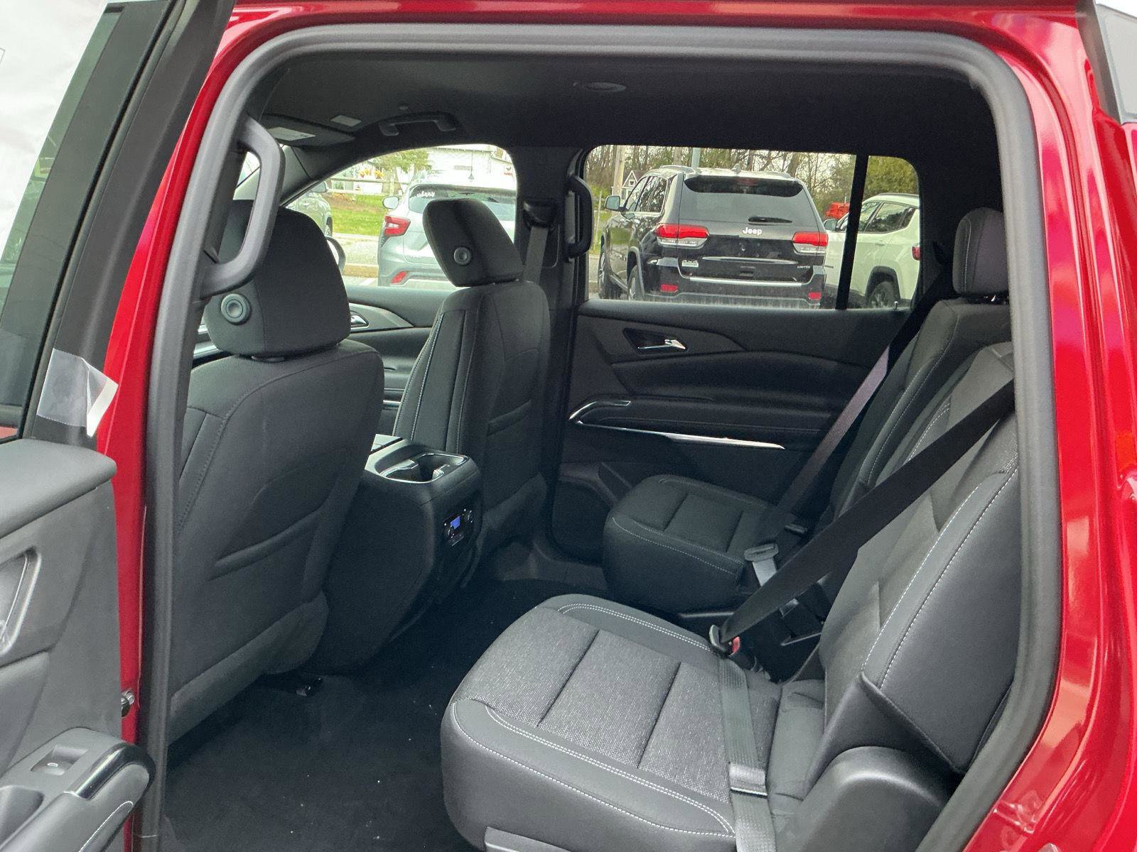 New 2026 Chevrolet Traverse LT image 14