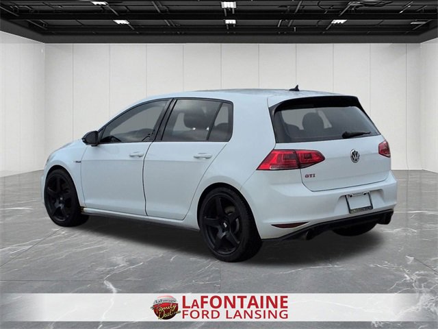 Used 2016 Volkswagen Golf S image 4