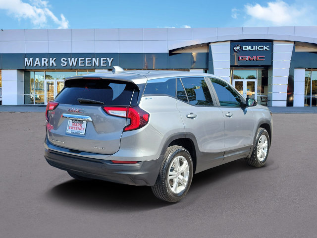 Used 2023 GMC Terrain SLE AWD/4WD image 31
