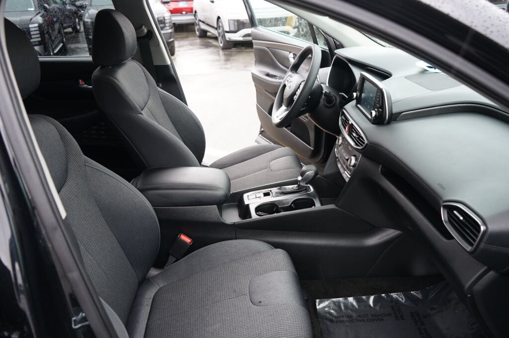 Used 2019 Hyundai Santa Fe SEL AWD/4WD image 16