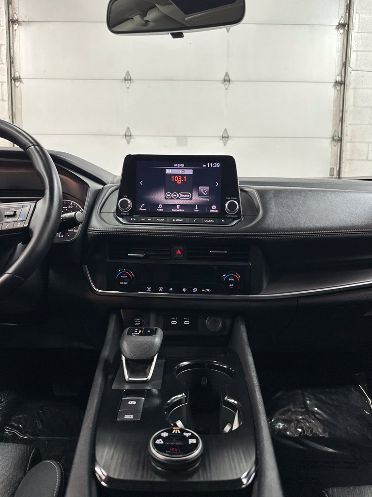 Used 2025 Nissan Rogue SV AWD/4WD image 23