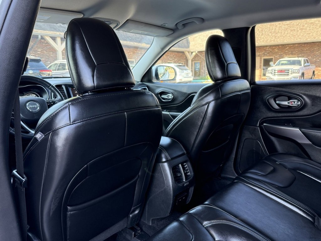 Used 2019 Jeep Cherokee Latitude Plus image 13