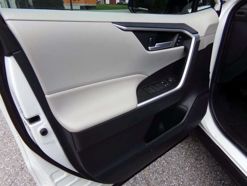 Used 2025 Toyota RAV4 XLE Premium w/ Weather Package FWD image 38