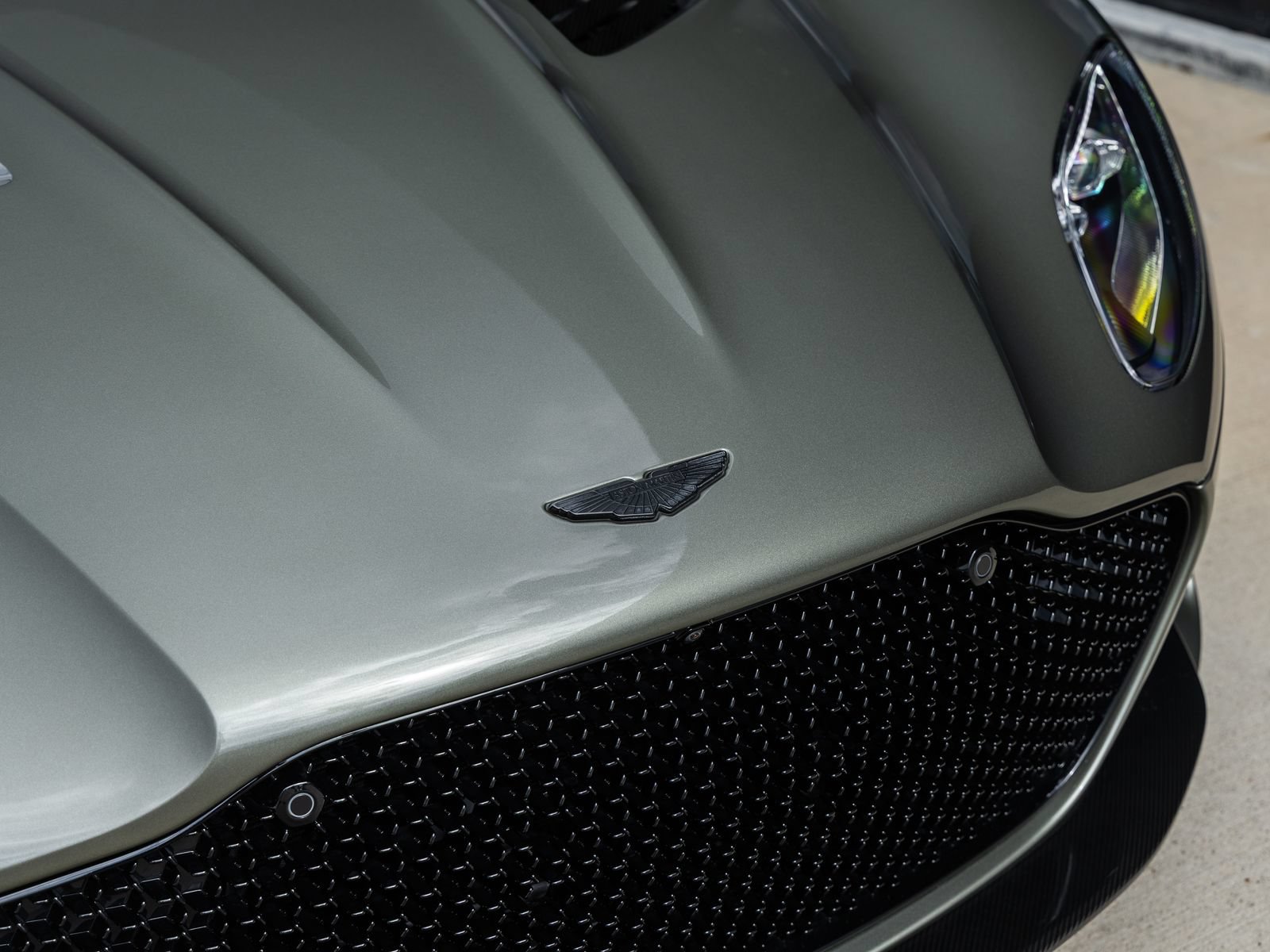 Used 2023 Aston Martin DBS Superleggera Volante RWD image 26