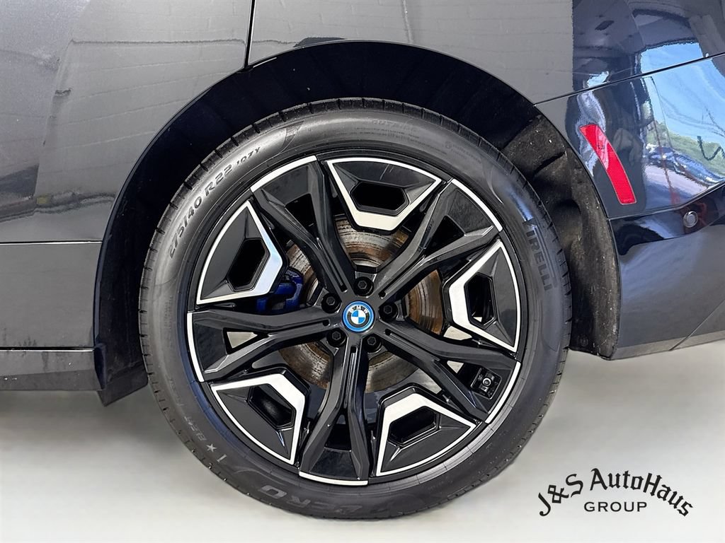Used 2024 BMW iX xDrive50 w/ Sport Package AWD/4WD image 40