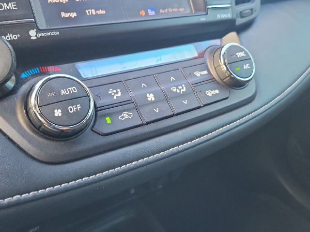 Used 2018 Toyota RAV4 XLE FWD image 27