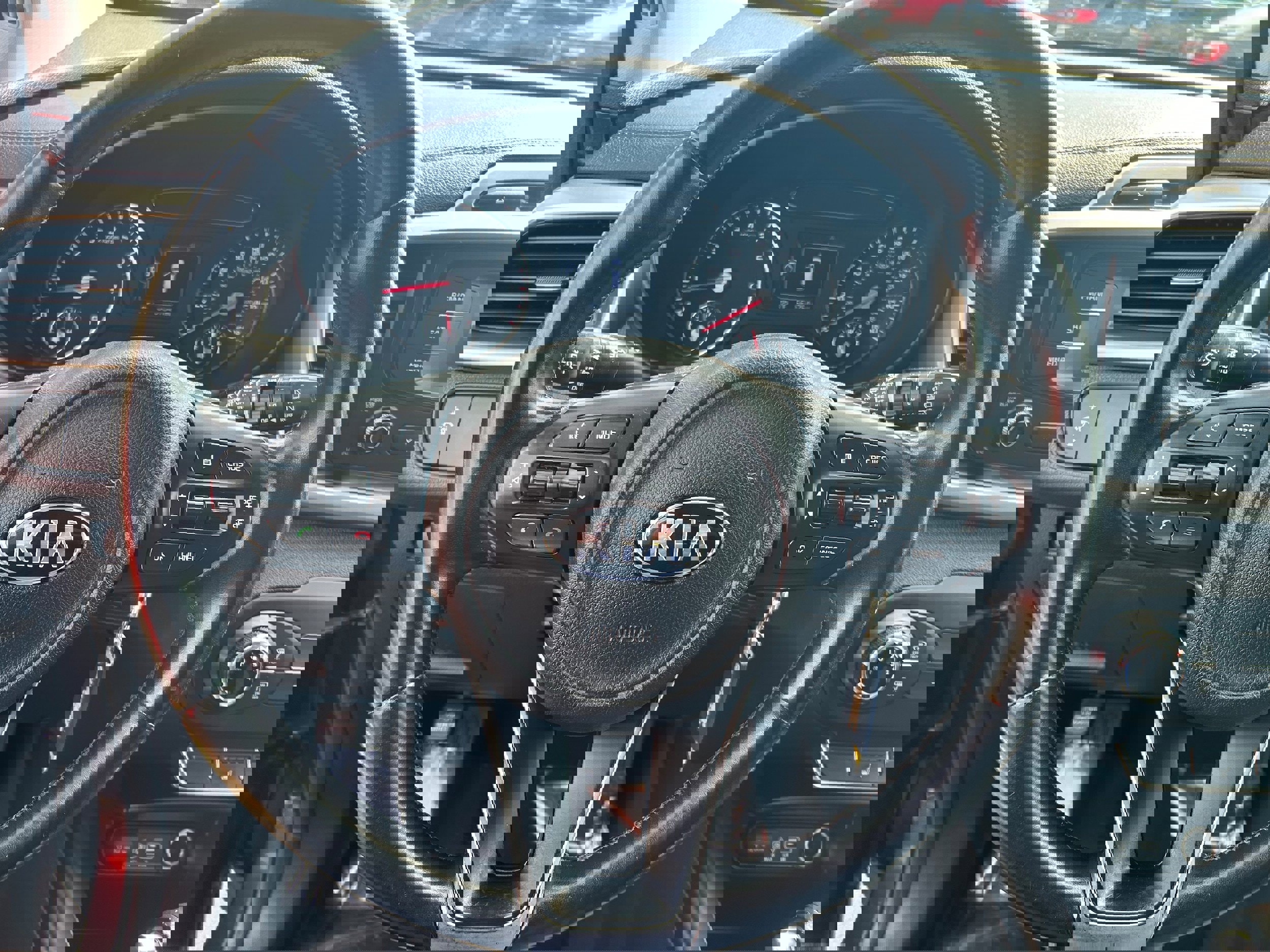 Used 2016 Kia Sorento LX w/ LX Convenience Package image 9