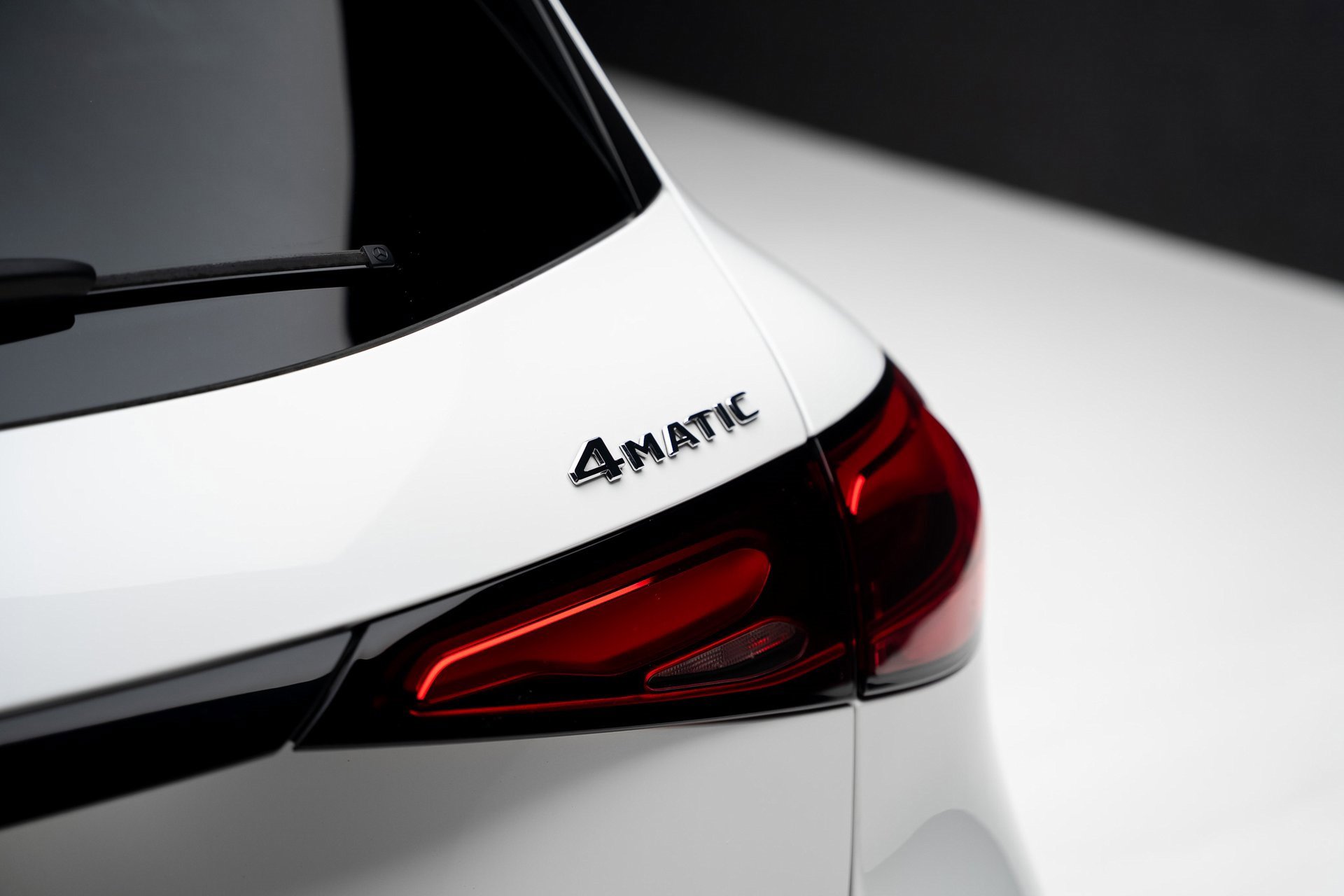 Used 2025 Mercedes-Benz GLC 350e 4MATIC image 31