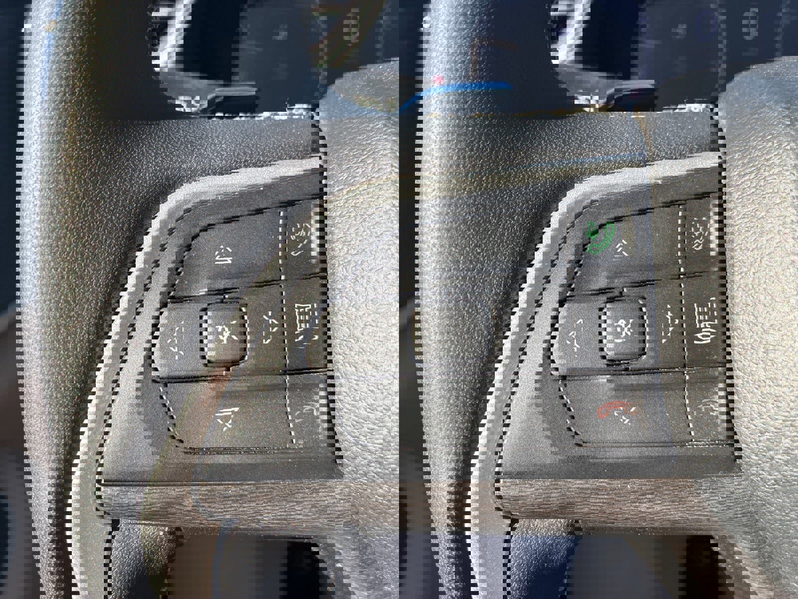 Used 2023 Jeep Grand Cherokee L Limited w/ Luxury Tech Group II image 25