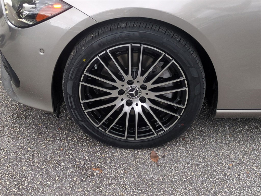 Used 2022 Mercedes-Benz C 300 Sedan image 11