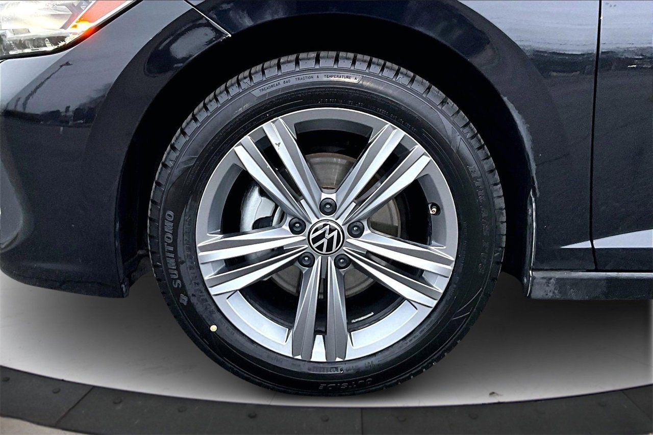 Used 2024 Volkswagen Jetta SE image 30