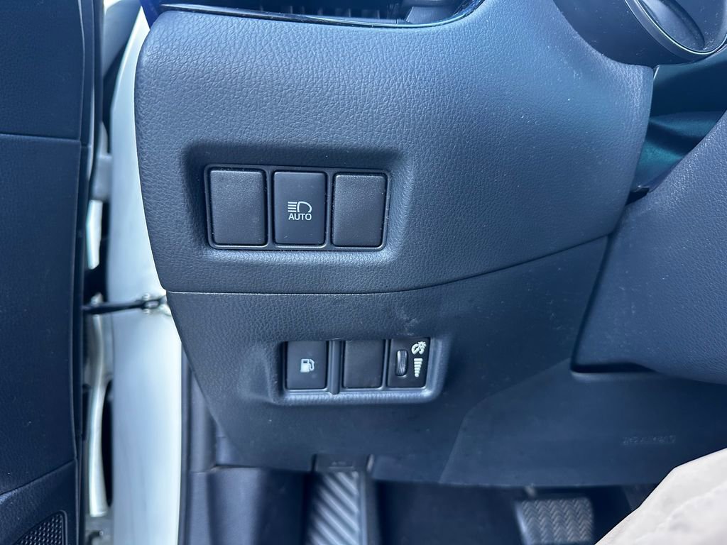 Used 2020 Toyota C-HR XLE image 51