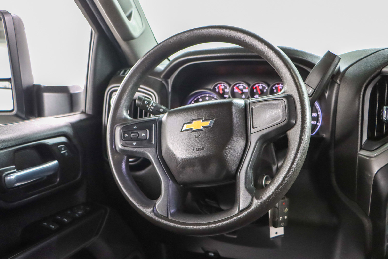 Used 2022 Chevrolet Silverado 2500 Custom w/ Custom Value Package image 13