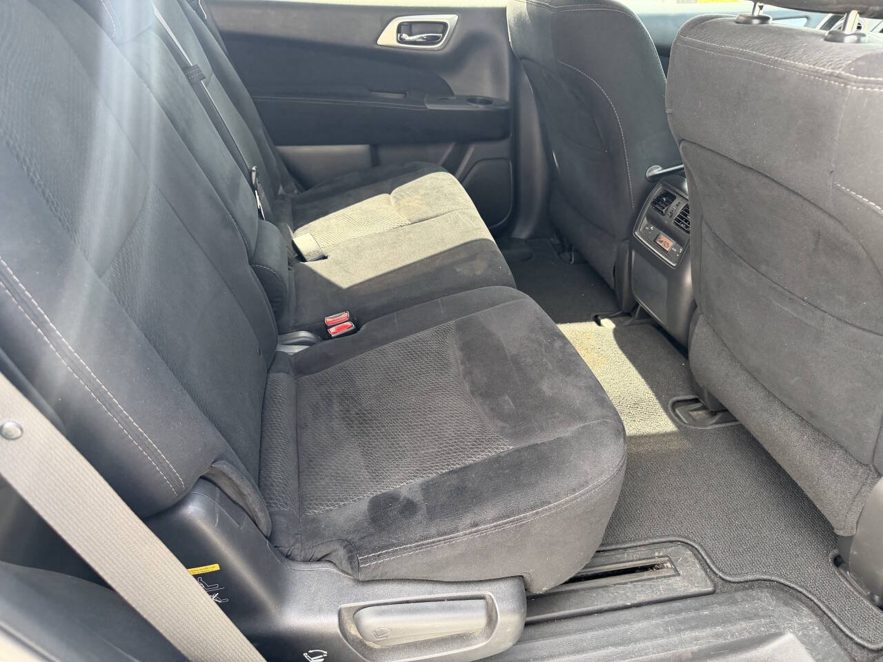Used 2016 Nissan Pathfinder SV AWD/4WD image 19