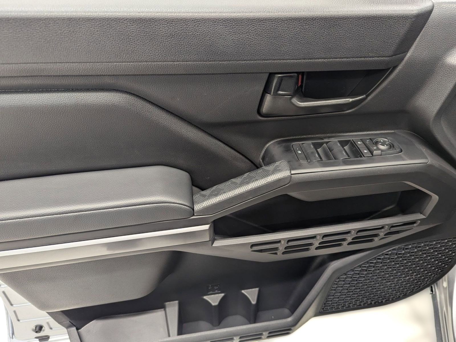 New 2025 Toyota Tacoma SR image 10