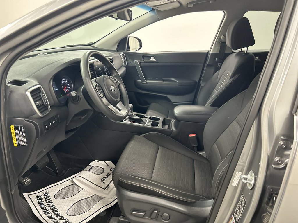 Used 2021 Kia Sportage LX w/ LX AWD Popular Package image 9