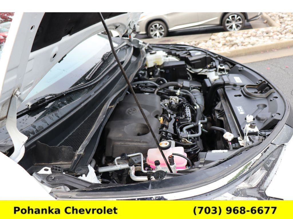 Used 2022 Toyota Sienna XLE image 35