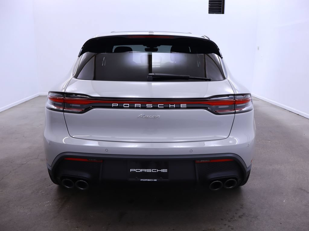 Certified 2025 Porsche Macan AWD/4WD image 6