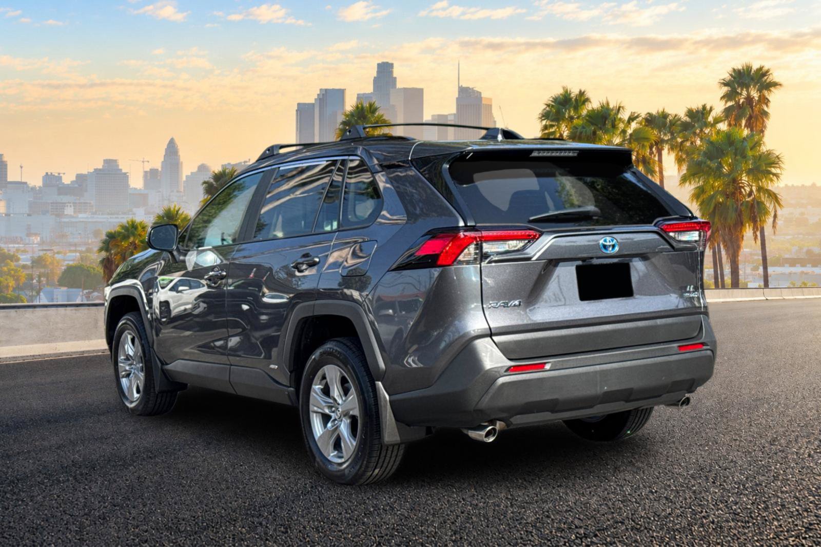 Used 2024 Toyota RAV4 LE AWD/4WD image 6
