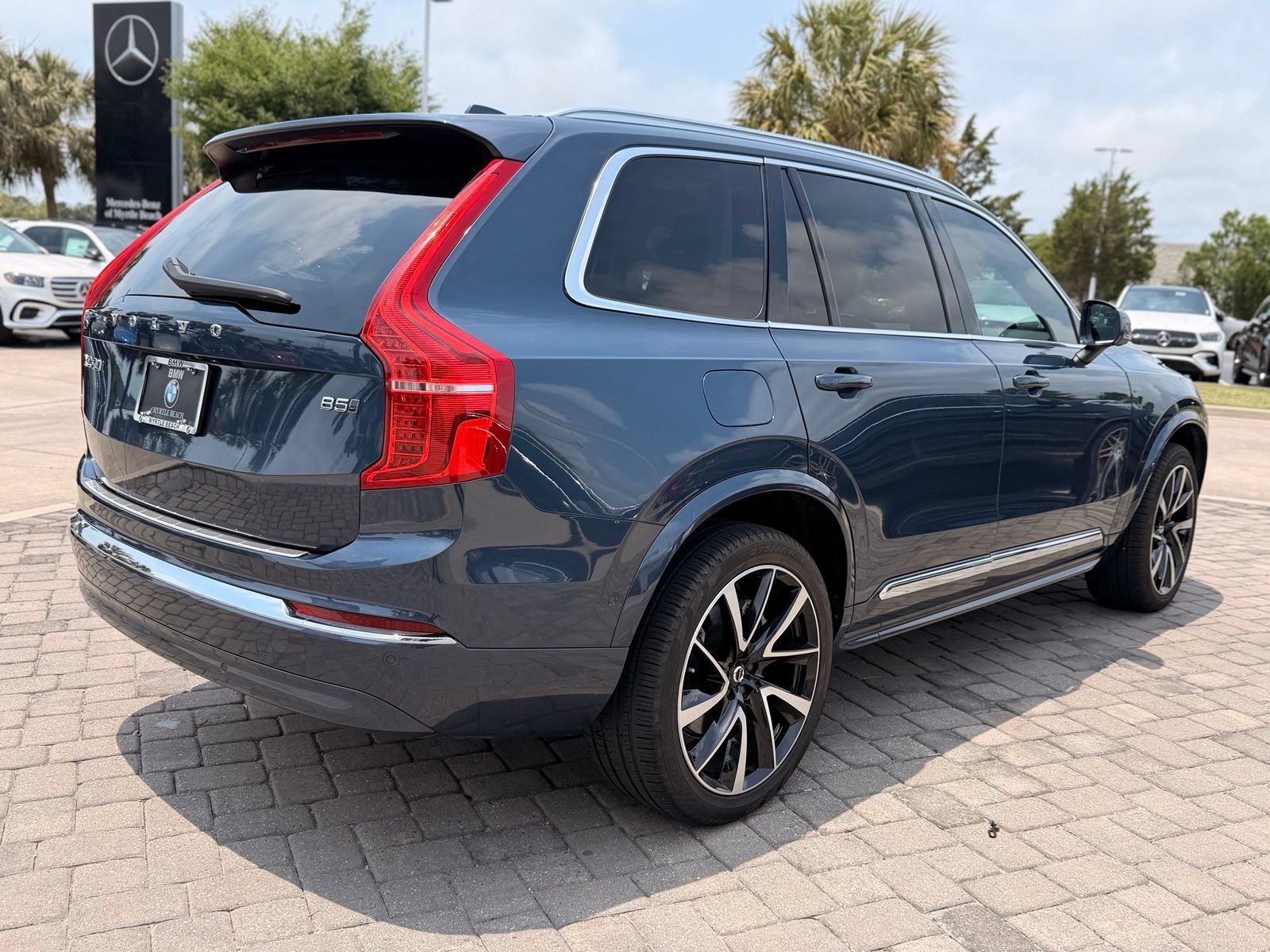 Used 2023 Volvo XC90 B5 Plus w/ Protection Package Premier AWD/4WD image 9